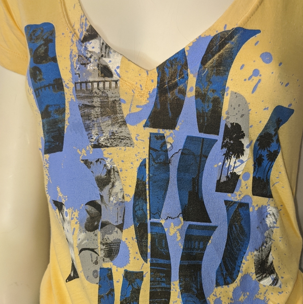 Hurley | graphic t shirt | v neck | EUC | XS🦋 - Picture 6 of 8